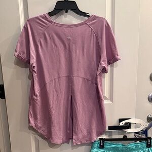 EUC Lululemon Women's lavender/purple Athletic Top